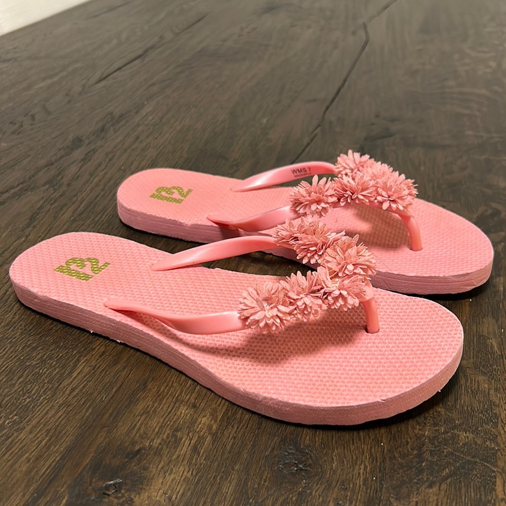 Pink flower flip flops